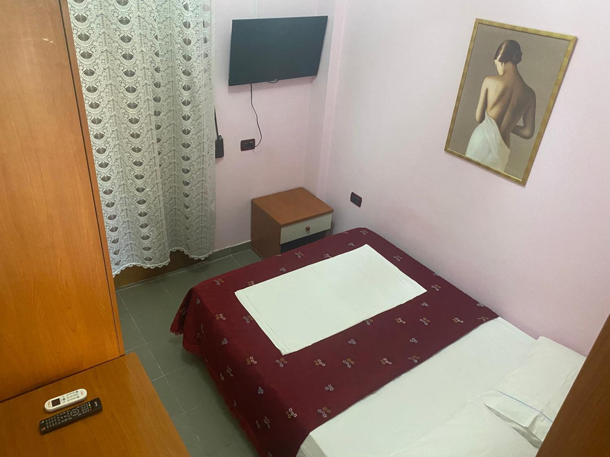 Hotel Edland Влёра Экстерьер фото